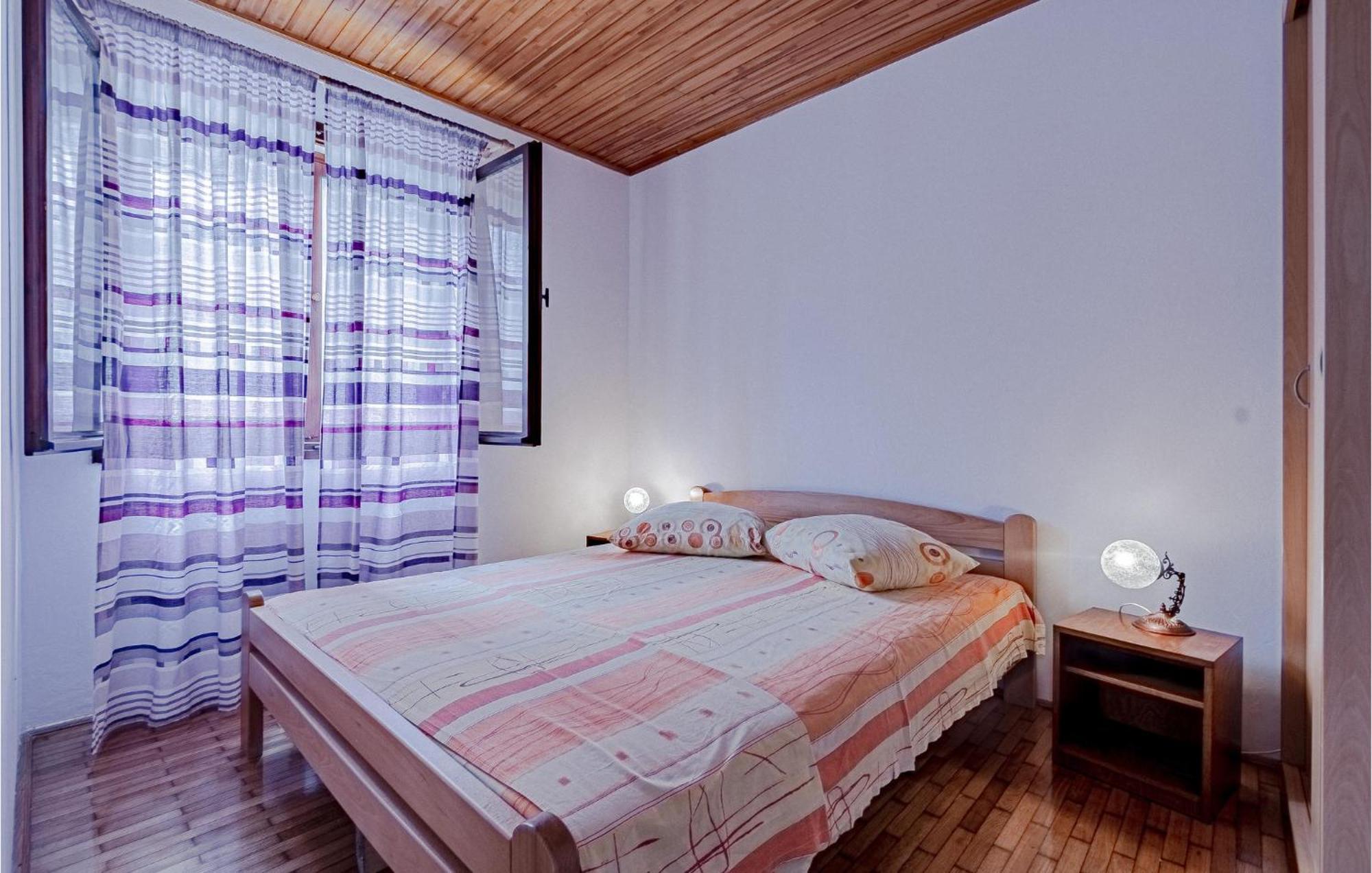 Beautiful Home In Prizba With Kitchen Buitenkant foto