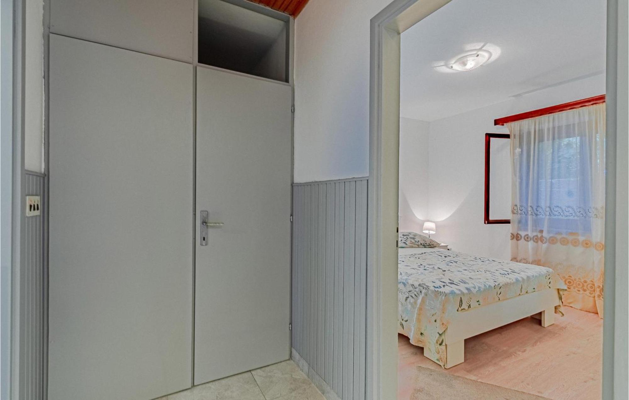 Beautiful Home In Prizba With Kitchen Buitenkant foto
