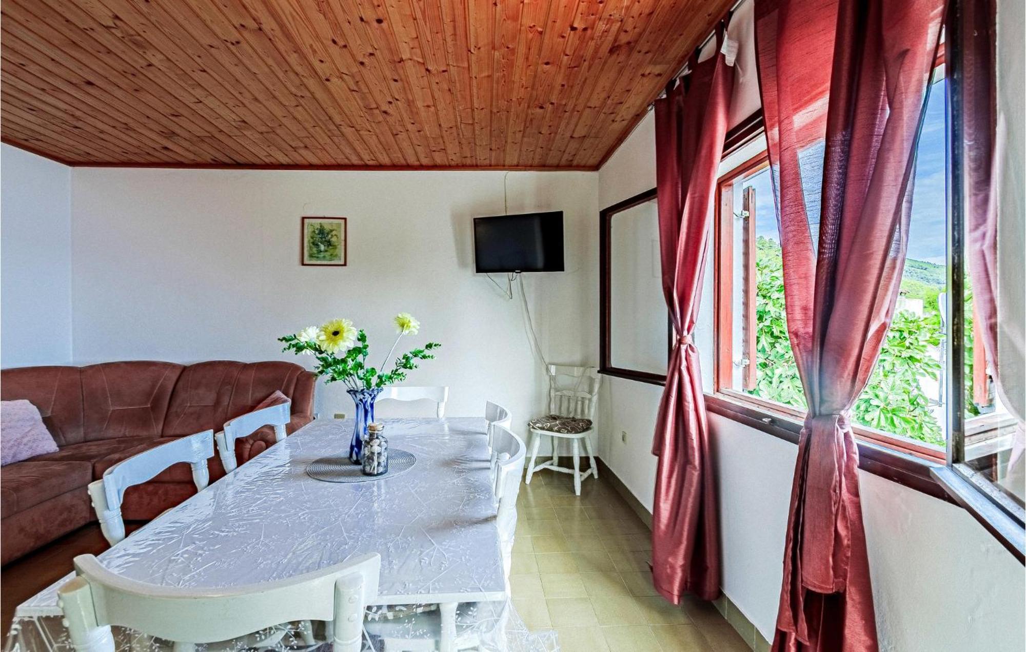 Beautiful Home In Prizba With Kitchen Buitenkant foto